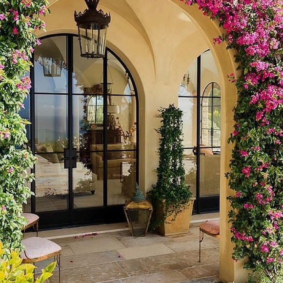 Meet your Posher, Julia - Picture 3 of 3